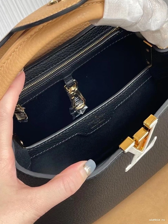 WIS CAPUCINES Louis Vuitton BB 0816
